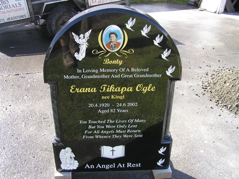 RADIUS TOP WITH COLUMNS HEADSTONE
